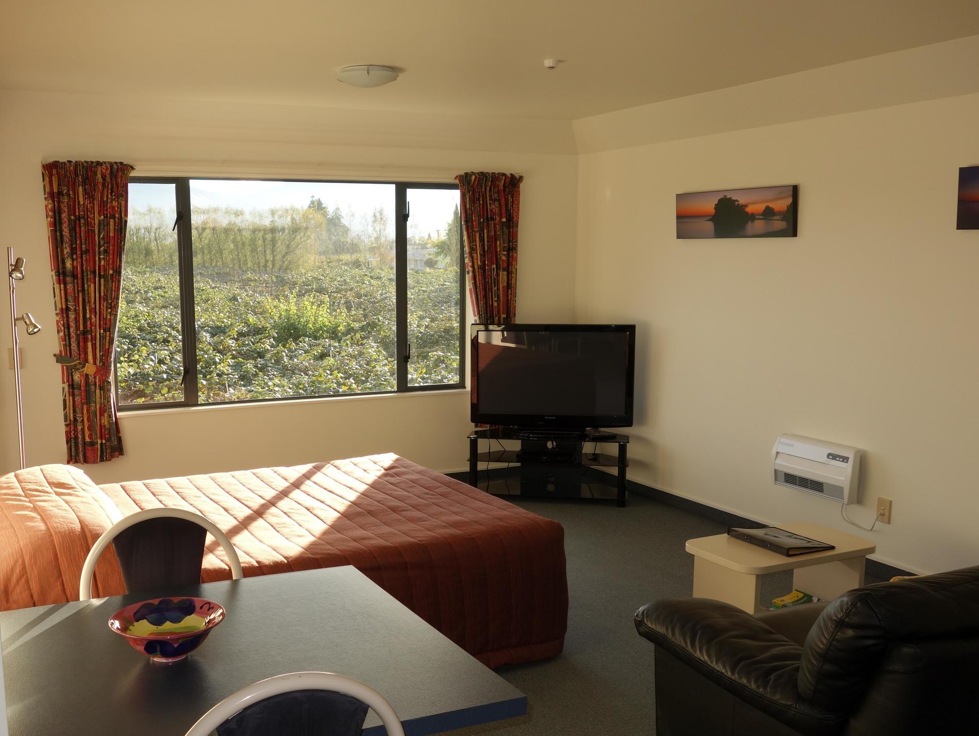 Avalon Manor Motel Motueka Bagian luar foto