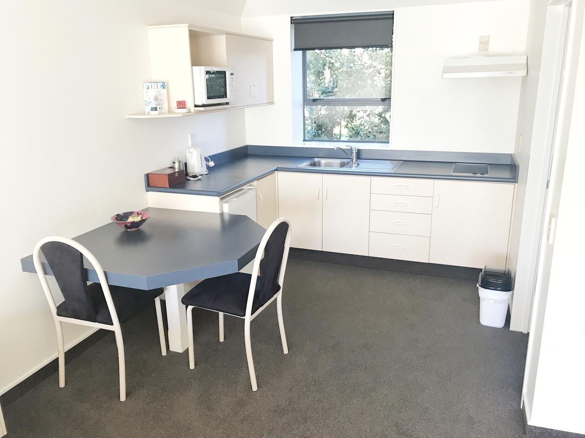Avalon Manor Motel Motueka Bagian luar foto