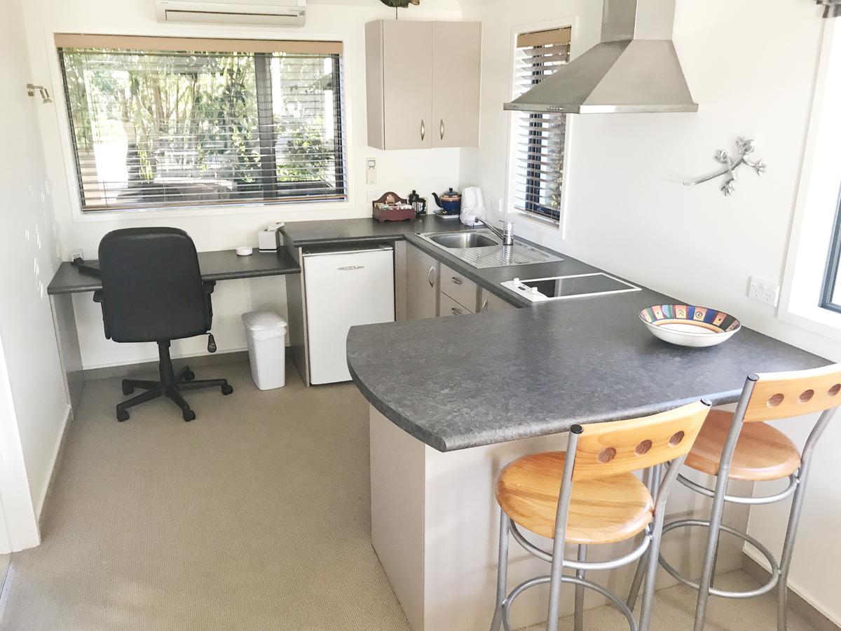 Avalon Manor Motel Motueka Bagian luar foto