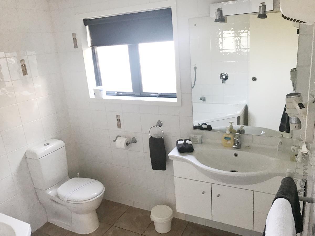 Avalon Manor Motel Motueka Bagian luar foto