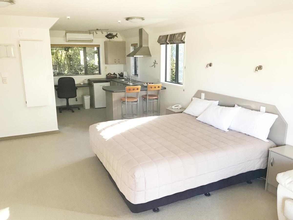 Avalon Manor Motel Motueka Bagian luar foto