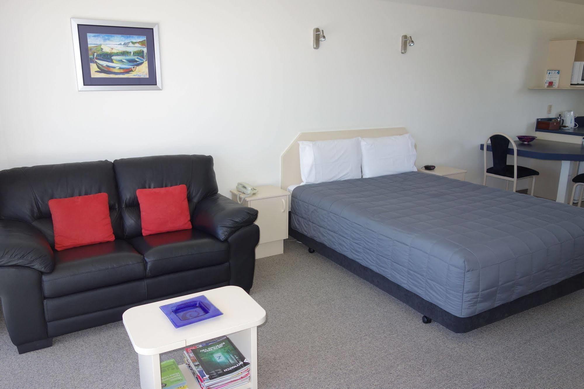 Avalon Manor Motel Motueka Bagian luar foto