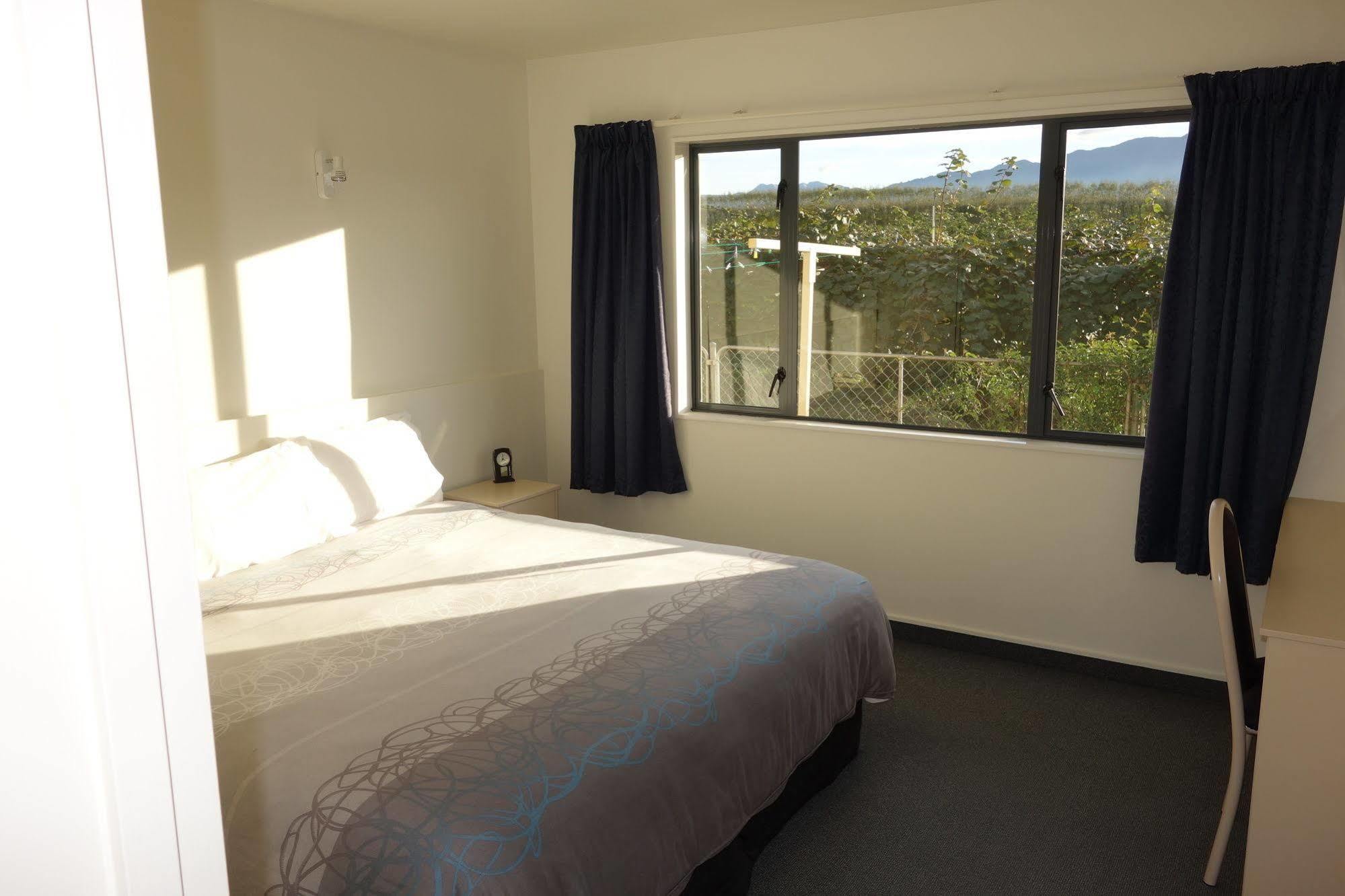 Avalon Manor Motel Motueka Bagian luar foto