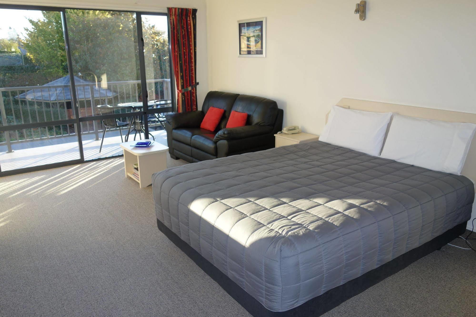 Avalon Manor Motel Motueka Bagian luar foto