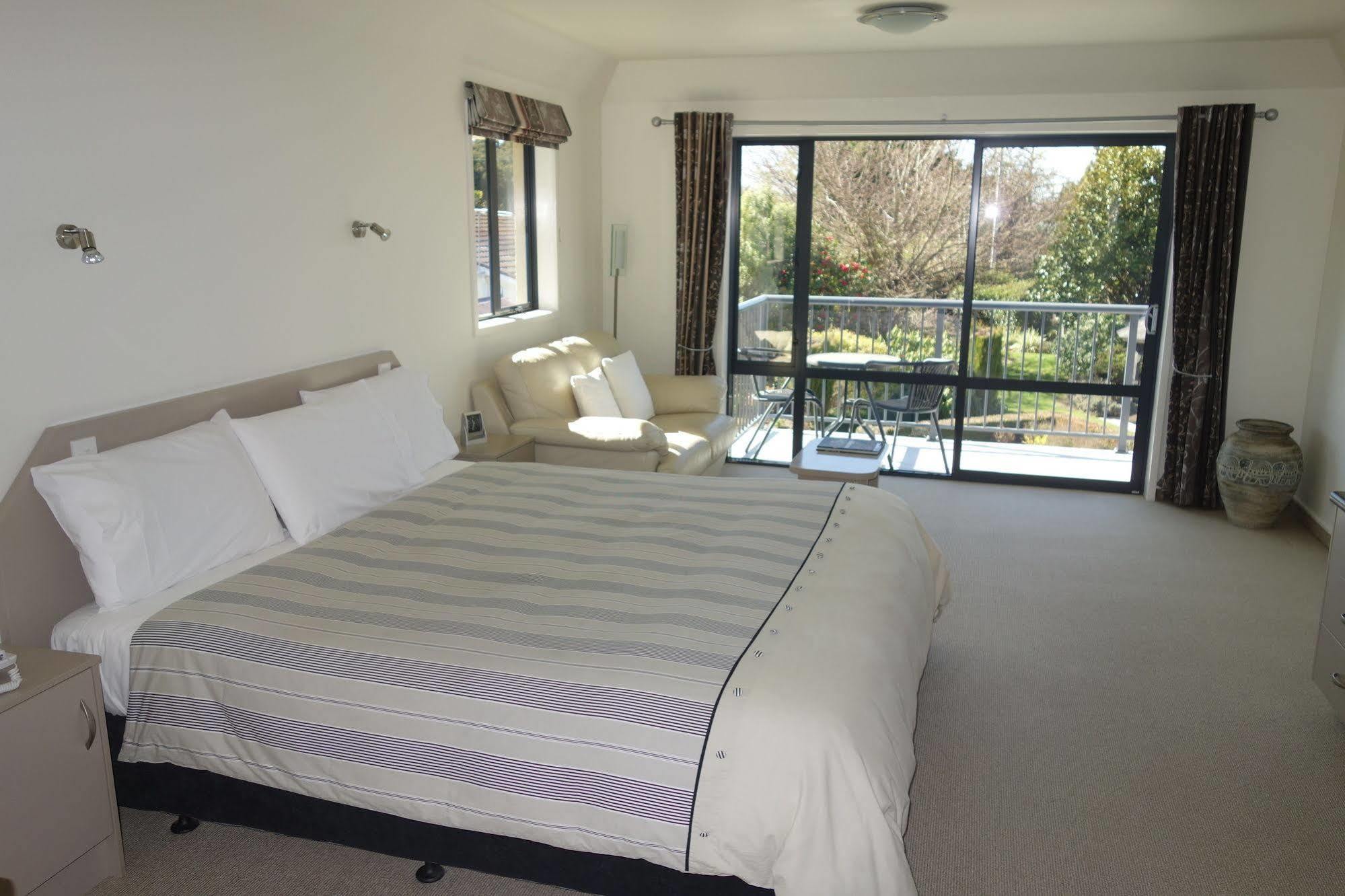 Avalon Manor Motel Motueka Bagian luar foto